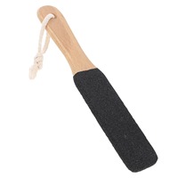 Lime à pieds manuelle avec manche en bois, outil de pédicure double face, éliminateur de peaux mortes pour hommes, femmes et personnes âgées