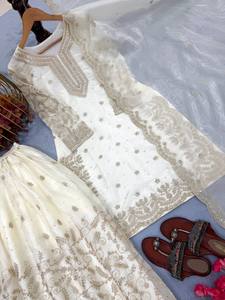 Ensemble de costume de soirée en soie GMY brodé lourd pour femmes avec travail de broderie Dori - Product Image 3