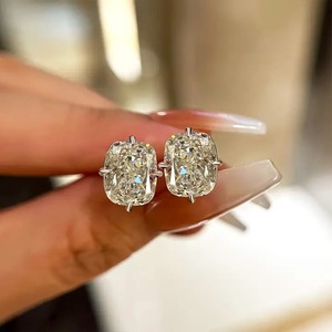 Boucles d'oreilles clous pour femme en argent sterling 925, design tendance, moissanite 4,0 carats, taille coussin vintage 8x10mm, 4 griffes, blanc/jaune - Product Image 4
