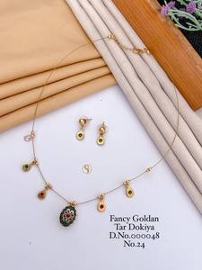 Elegante conjunto de collar con colgante Goldan Tar Dokiya con cristal verde y diseño floral de diamantes de imitación rojos para mujer, joyería de boda No.24 - Product Image 3