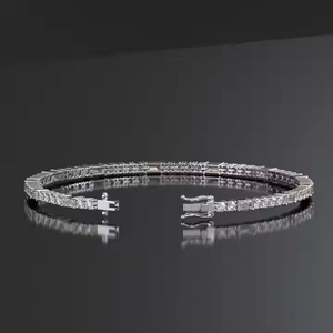 Pulsera de eslabones de moissanita brillante estilo hip-hop en plata 925 con elegantes detalles de cadena para regalos de moda y uso diario - Product Image 2