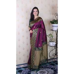 Sari Banarasi Único con Ondas Onduladas, Tejido en Seda Suave con Intrincados Detalles Zari, para la Moda India y Pakistaní, Color Vino - Product Image 2