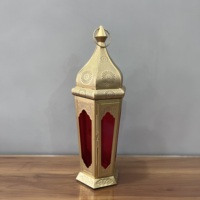 Lanterne marocaine en fer avec panneaux en verre rouge, faite à la main, 7x6x18 pouces, design artisanal, décoration décorative pour la maison