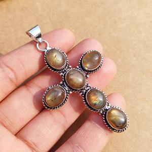 จี้หินโรสควอตซ์ธรรมชาติคุณภาพส่งออก สำหรับพลังแห่งความรัก การบำบัดทางอารมณ์ และเรกิ ราคาขายส่ง - Product Image 2