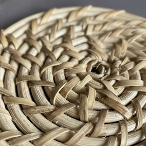 Posavasos Antideslizante de Ratán Artesanal Indio de 4 Pulgadas con Acabado Natural Rústico Hecho a Mano para Decoración del Hogar, Comedor, Bodas y Banquetes - Product Image 3