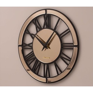Fabuleuse horloge murale moderne en métal, ronde, décorative, avec chiffres romains - Product Image 3