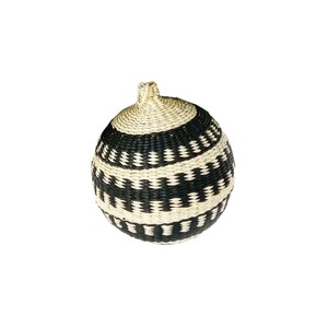 Adorno Navideño Ecológico Monocromático de Jacinto de Agua, Colgante de Bola de Navidad Hecho a Mano, Mimbre Tejido para Festividades - Product Image 4