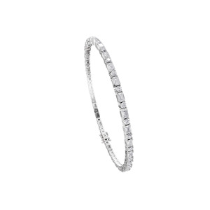 Bracelet de mariage classique pour femme en argent 925 avec diamants de laboratoire Aarinya, émeraudes à taille étagée moderne et diamants ronds brillants naturels - Product Image 1