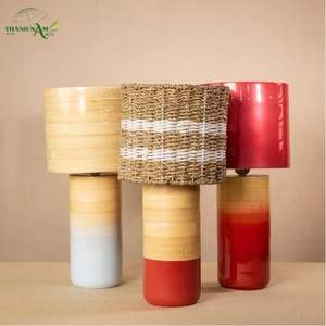 โคมไฟตั้งโต๊ะทำมือสไตล์มินิมอลทันสมัยจากไม้ไผ่ธรรมชาติและหญ้าทะเล พร้อมฝาครอบโคมไฟและฐานเคลือบเงา - Product Image 1