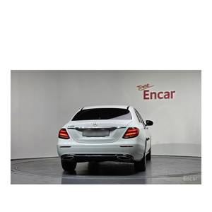 Mercedes-Benz Clase E E300 Exclusive Agosto 2018 65.724 km Caja de Cambios Automática Volante a la Izquierda Asientos de Cuero Emisión Euro V - Product Image 4