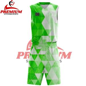 Ensembles de maillots de basketball unisexes personnalisés en gros, respirants, avec impression sérigraphique, anti-humidité, anti-UV, logo du joueur, grandes tailles - Product Image 4