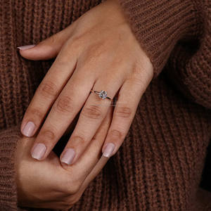 Bague de mariage en diamant Asscher cultivée en laboratoire certifiée IGI Bague de fiançailles et de promesse en or jaune massif 14 carats Cadeaux de style à la mode pour elle - Product Image 4