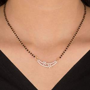 สร้อยคอเพชรหรูหราแทนมณีมังกัลสุตร ทองคำ – ลายดอกไม้ประดับลูกปัดสีดำ เครื่องประดับเจ้าสาว - Product Image 1