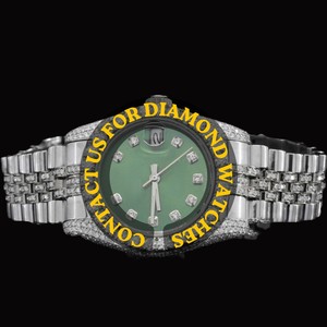 นาฬิกาข้อมือผู้ชายสุดเท่ห์ ดีไซน์ทันสมัย หน้าปัดทรงกลมสีเขียว ประดับเพชรโมอิสซาไนต์สองสี พร้อมฟังก์ชั่นวันที่อัตโนมัติ ระบบควอตซ์ รุ่นใหม่ล่าสุด - Product Image 3