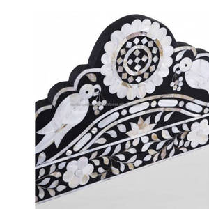 Miroir moderne de luxe à cadre en bois Art déco avec incrustation d'os pour rehausser sans effort votre décoration intérieure - Product Image 2