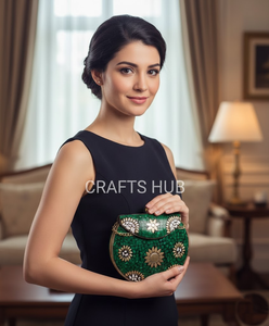 CRAFTS HUB Pochette en métal pour femme avec pierres et motif géométrique, fermeture éclair, détail chaîne, doublure satinée 7 pouces, capacité pour téléphone portable - Product Image 2