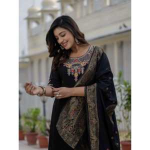 Ensemble Kurti Pantalon Dupatta pour femmes - Tenue élégante en trois pièces - Product Image 1
