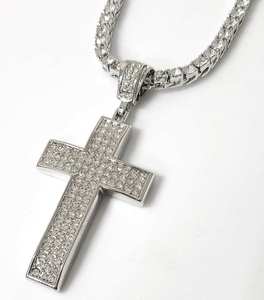 Pendentif Croix Religieuse en Moissanite, Diamant Rond Taillé 2MM, Argent Sterling 925, Bijou Chrétien Fin, Breloque Cadeau - Product Image 6