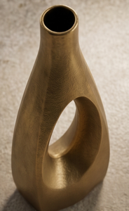 Vase en métal creux doré biologique de qualité supérieure, surface texturée sculptée élégante, porte-fleurs pour centres de table de mariage - Product Image 5