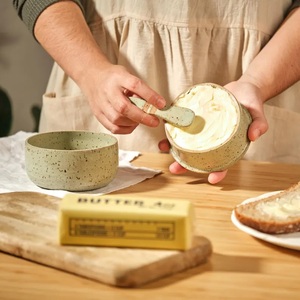 Juego de Recipientes Compactos para Mantequilla con Tapa Abatible Inteligente, Acabado Brillante, Ahorra Espacio en la Encimera de la Cocina - Product Image 4