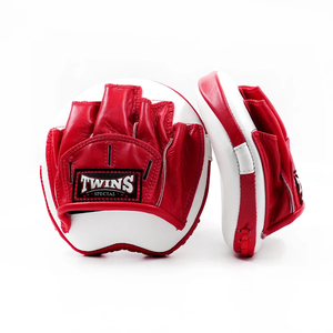 Guantes de Boxeo Personalizados de Cuero Genuino Rojo y Blanco con Contorno Protector para Entrenamiento de Muay Thai - Product Image 2