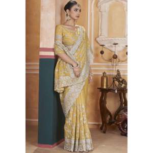 Sari en soie élégant pour les mariages, orné de broderies en fil de zari et de travail de diamants - Product Image 5