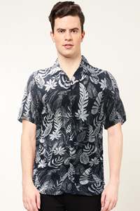 ยาช แกลเลอรี่เสื้อเชิ้ตผู้ชายผ้าโพลีเอสเตอร์พิมพ์ลายขนนก ป้องกันรอยยับ ทรงปกติ มีสไตล์ ลำลอง แฟชั่น น้ำหนักเบา สวมใส่สบายทุกวัน - Product Image 6