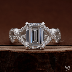 Bague de fiançailles en or blanc 10K avec diamant de laboratoire taille émeraude 3 carats, bande pavée torsadée, certifiée IGI - Product Image 1