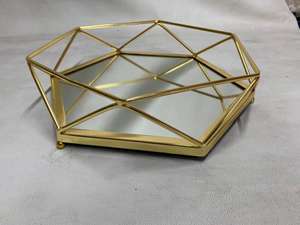 Plateau de service rond en métal doré avec poignées et pieds, plat décoratif pour la maison, les mariages, les fêtes, les hôtels, les restaurants - Product Image 5