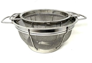 Colador moderno de acero inoxidable para colar frutas, verduras, arroz, pasta y preparar platos caseros. - Product Image 6