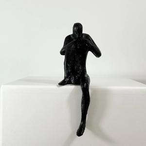 Ensemble de 4 figurines décoratives noires pour hommes, objets décoratifs de table, idéal pour la maison, le bureau, le salon, comme accent de bureau et idée cadeau. - Product Image 4