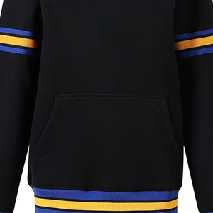 Sweat-shirt à col rond en chenille noire SGRho pour femme, personnalisé avec des lettres grecques brodées, vêtement à col rond noir - Product Image 6