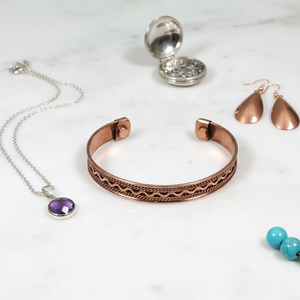 Brazalete Magnético de Latón Hecho a Mano - Diseño Ondulado Trenzado Vintage Ajustable para Hombres y Mujeres - Product Image 6