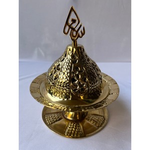 Un brûleur d'encens en métal aux détails complexes ajoute une beauté artistique à votre espace de vie, une création étonnante réalisée par S AND SONS INRTERNATIONAL. - Product Image 4