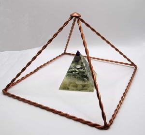 Pirámide de Cobre Puro de 4 Pulgadas para Sanación Espiritual, Generador de Energía para Salas de Meditación, Decoración del Hogar y Equilibrio Vastu - Product Image 6