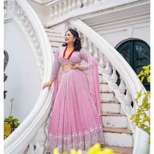 ชุดเลเฮนกา โจลี ผ้าจอร์เจตต์ ปักลายหรูหรา ประดับเลื่อม พร้อมผ้าคลุมไหล่ สีชมพู - Product Image 1