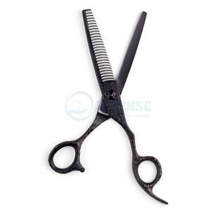 Tijeras de Adelgazamiento Rockstar en Negro Mate, Acero Inoxidable Duradero, Corte de Precisión, Mango Ergonómico para Estilistas Profesionales - Product Image 5