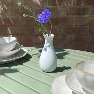 Jarrón de Cerámica Blanco Mate Moderno con Elegante Silueta Curva, Diseño Minimalista, Perfecto para Decoración Contemporánea del Hogar - Product Image 4