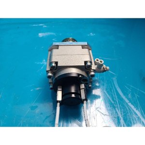 Actuador Rotatorio SMC Serie CRB1BW (Actuador de Paletas Rotatorias) CDRB1BW50-180S-T79L Usado Como Pieza de Repuesto para Equipos Semiconductores Legacy - Product Image 3