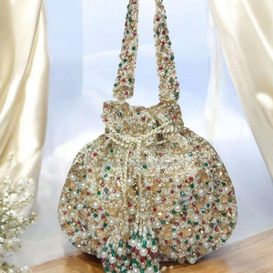 Bolso de Mano Cuadrado de Diseño de Lujo para Mujer, con Forro Bordado Clásico, Acabado Espejo, Calidad Superior, Estilo Moderno - Product Image 1