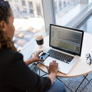 Servicios de Software Web Escalables que Potencian a las Empresas Mediante Ingeniería de Aplicaciones Personalizadas e Integración en la Nube - Product Image 4