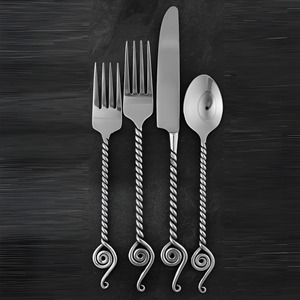 Juego de cubiertos de metal de nuevo diseño fabricado en India - Juego de cubiertos con mango acanalado hecho a mano y extremo en espiral, sostenible y ecológico R B - Product Image 1