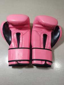 ถุงมือชกมวย RTS Wholesale Price คุณภาพพรีเมียม Cleto Reye หนังแท้ สำหรับฝึกซ้อมและแข่งขันระดับมืออาชีพ รุ่น AS-BG-703 - Product Image 3
