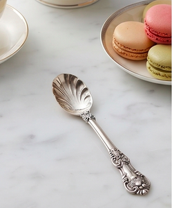 Cuchara de Postre Plateada Vintage con Mango Largo, Acabado Espejo, Cubertería Metálica Duradera para Decoración de Mesa de Fiesta - Product Image 1