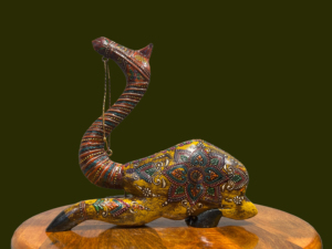 Statue de chameau en bois peinte à la main, artisanat Nirmala, décor de table Art Déco, décoration d'intérieur, figurine à offrir pour un anniversaire ou Pâques - Product Image 2