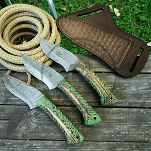 Couteau de chasse et de boucher artisanal en acier Damas à lame fixe, manche en résine acrylique, qualité industrielle OEM - Product Image 4