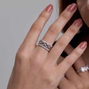 Anillo de Boda Apilable para Mujer con Diamantes Cultivados en Laboratorio de 1 Quilate, Estilo Cadena Delicada y Diseño de Eslabones Moderno - Product Image 3