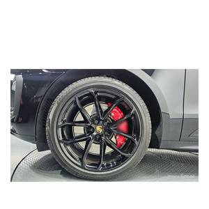 Porsche Macan 2.9 GTS 2023 con Asientos de Cuero, Volante a la Izquierda, Cámara Trasera, Solo 19,901 km de Kilometraje - Product Image 5