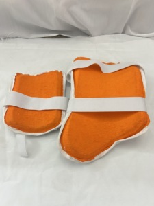 Mannu Sports Ramfry Thai Pad: Protectores Tailandeses Personalizados de Fábrica para Jugadores de Cricket, Precios Competitivos, Mannu Sports - Product Image 3