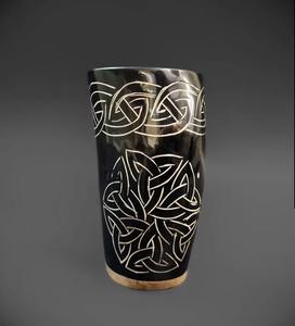 Verre à boire en corne artisanal de luxe de haute qualité, gravures sur verre, corne à boire Viking personnalisée avec logo, verre à boire court en forme de corne - Product Image 6